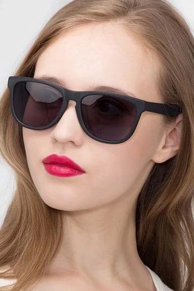 How to Choose Sunglasses for Oval Face Shape