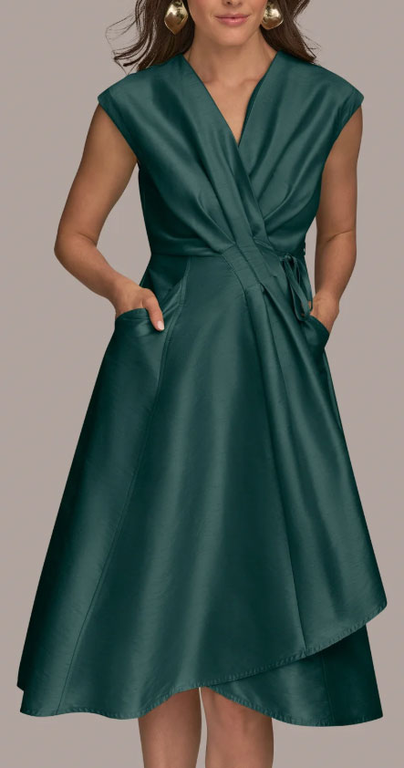 How to Find the Perfect Dress That Fits Inverted Triangle Shapes 