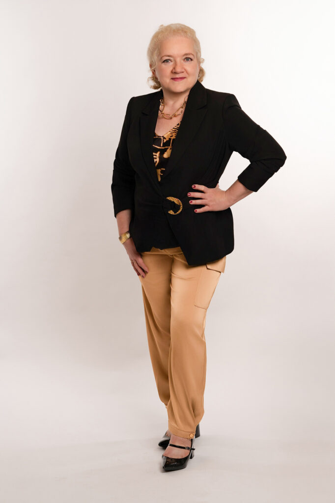 Personal stylist Yana Anders at Style Fix Studio