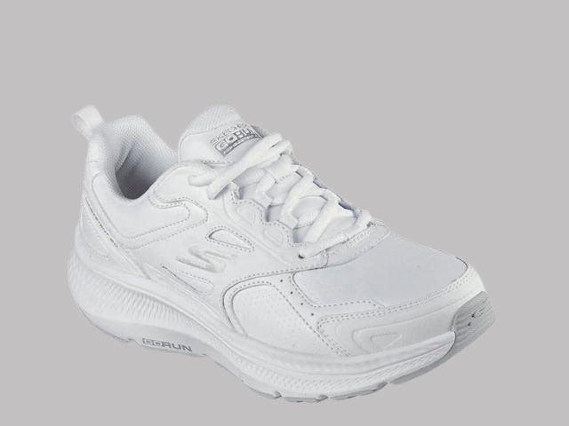 What to Pack for a Trip: White Sneakers