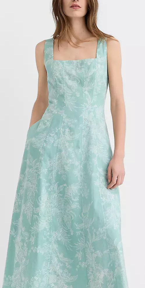 How to Find the Perfect Dress for Your Body Type: Inverted Triangle