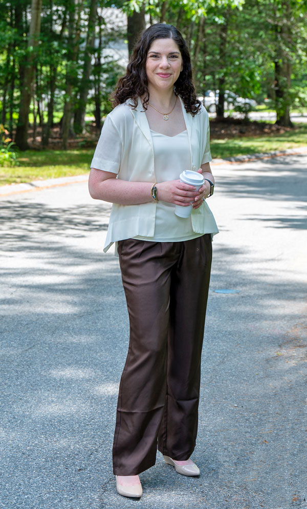 Summer silk clothes are the best choice in summer