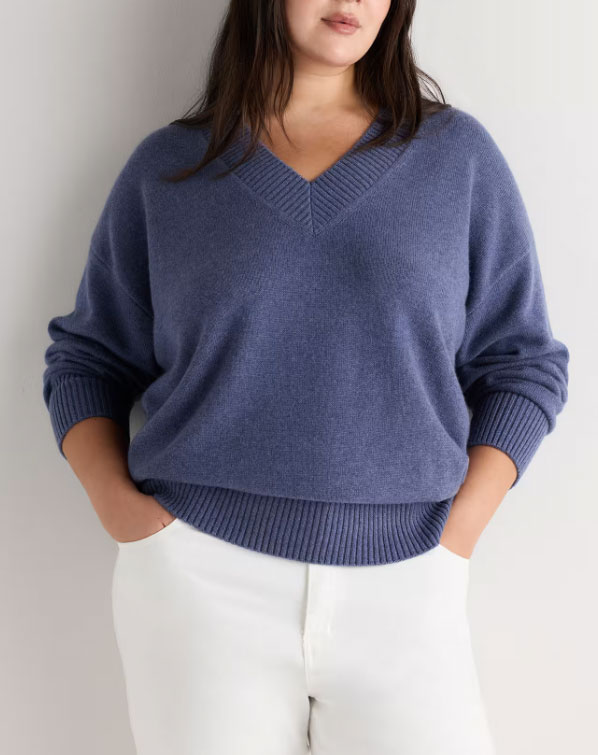 V-neck-Sweater for Apple Body Shape